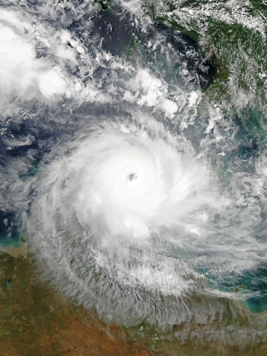 Satellite image of Monica 2006